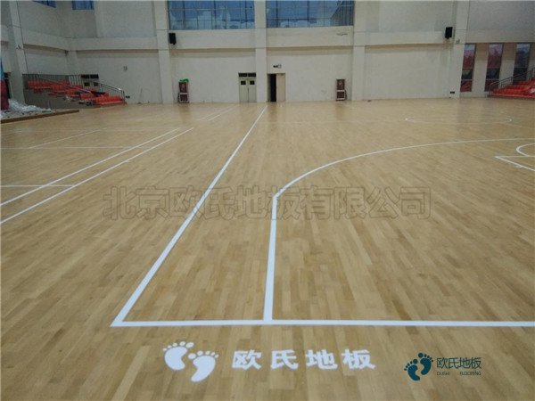 籃球場(chǎng)專(zhuān)用實(shí)木地板多少錢(qián)一平米？